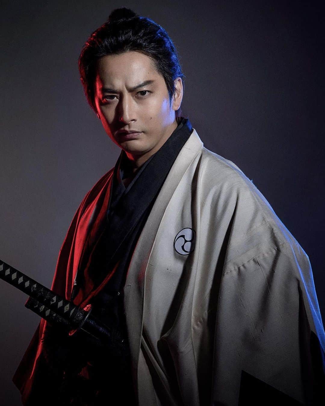 石黒英雄のインスタグラム：「土方歳三です 映画『仁義なき幕末-龍馬死闘篇-』 キャラクタービジュアル・特報映像・ストーリー解禁  #映画見てね」