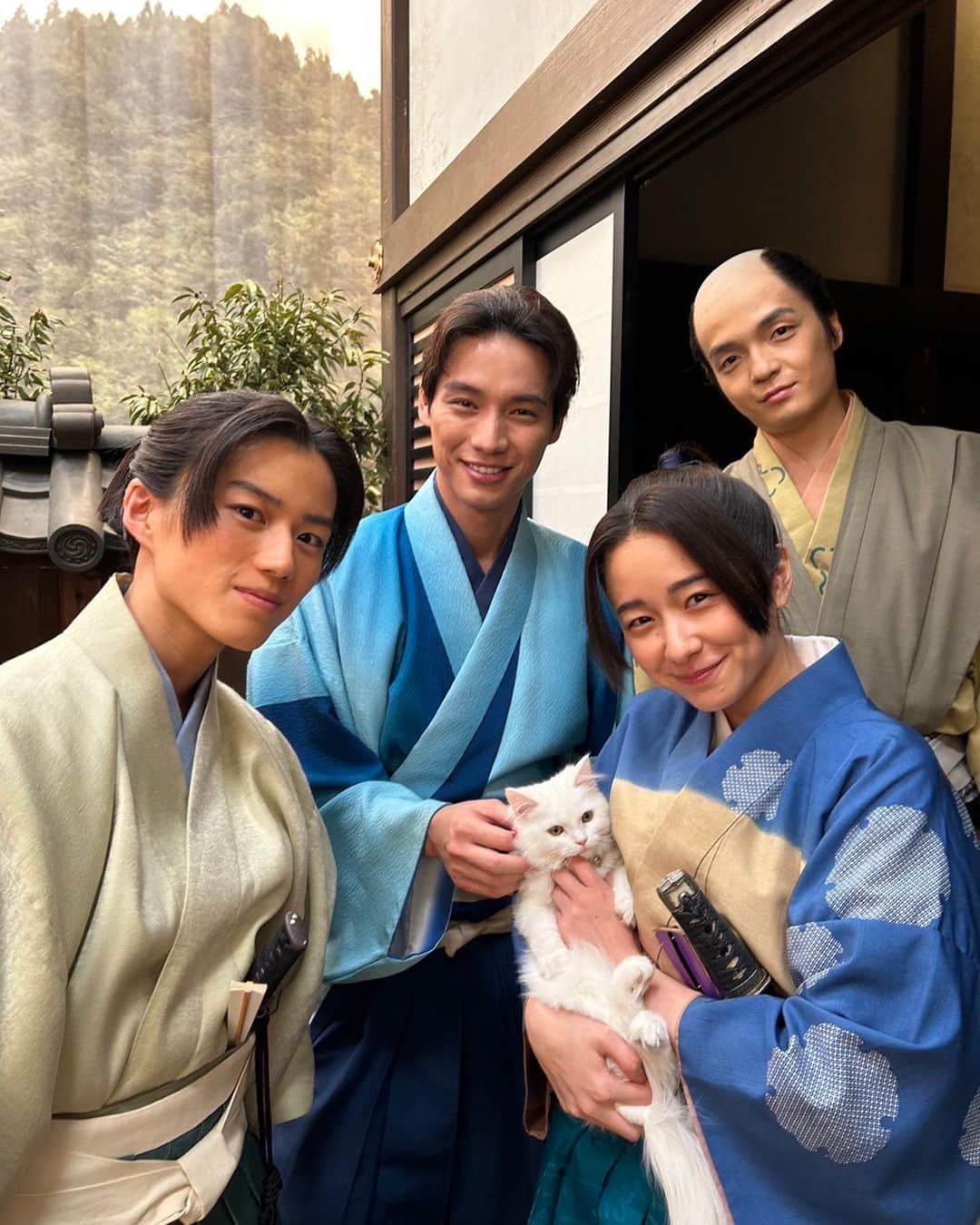 福士蒼汰のインスタグラム：「本日22:00〜 ドラマ10大奥第３話 放送されます！  心地よいキャストのみんなと作り上げた、壮絶な人生、とくとご覧あれ」