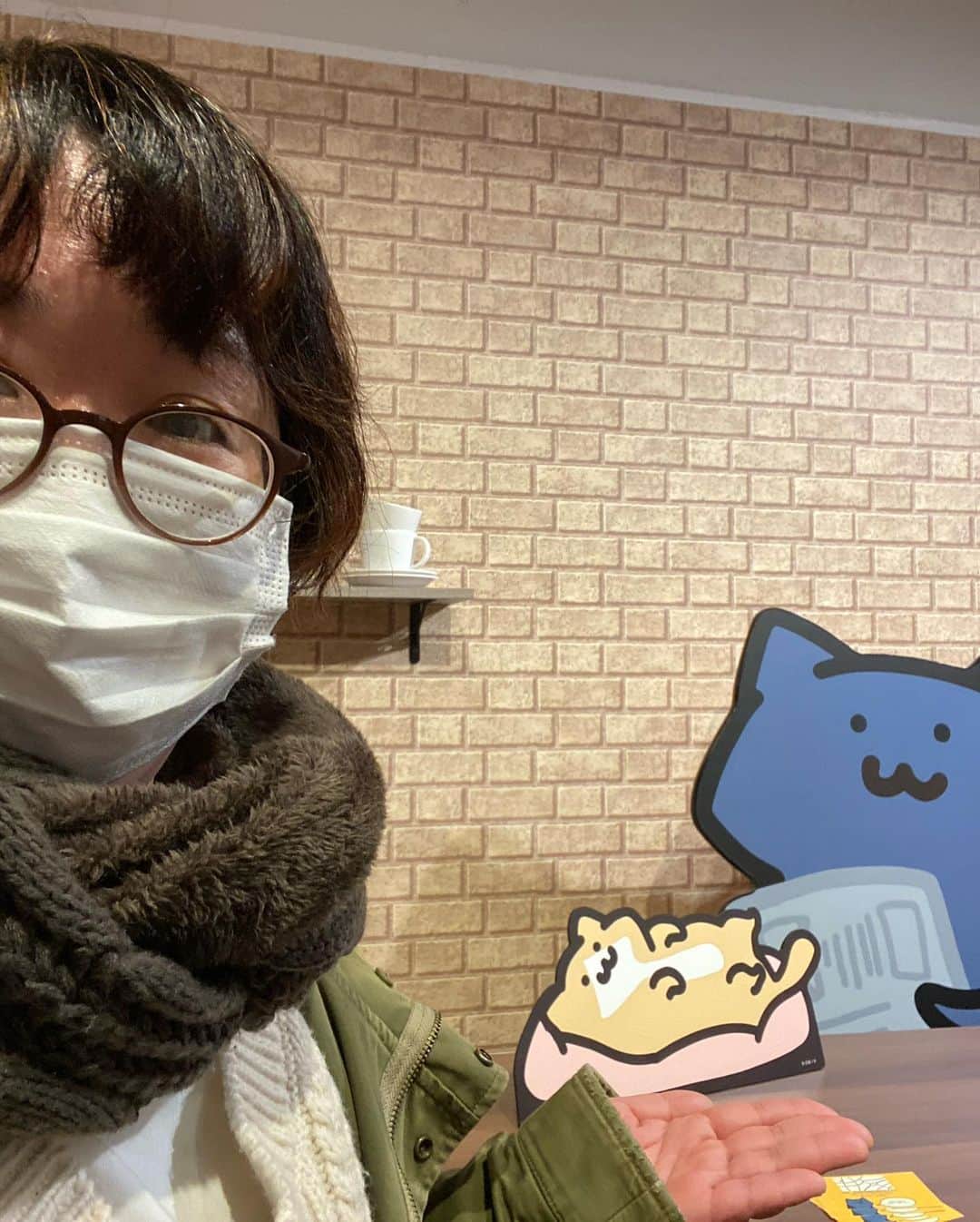 府中ふみえさんのインスタグラム写真 - (府中ふみえInstagram)「どうしても行きたくて行ってきた (૭ ᐕ)૭  平日だから空いてるかなって思ったら意外と多いし老若男女様々なぶん学者［←お文具ファンの総称］がいてびっくり。  もうちょいキャラと撮りたかったけど自撮りの限界が、、、(  ᷄ᾥ ᷅ ) 誰かと行くべきだったわ。  はああ。にしてもお文具達の可愛さに心が満たされた💕🥺  #お文具さん #わいのおうち展 #プリンさん #猫さん #こねこさん #名も無きものさん #ゼリーさん」1月24日 12時02分 - plank.fuchufumie