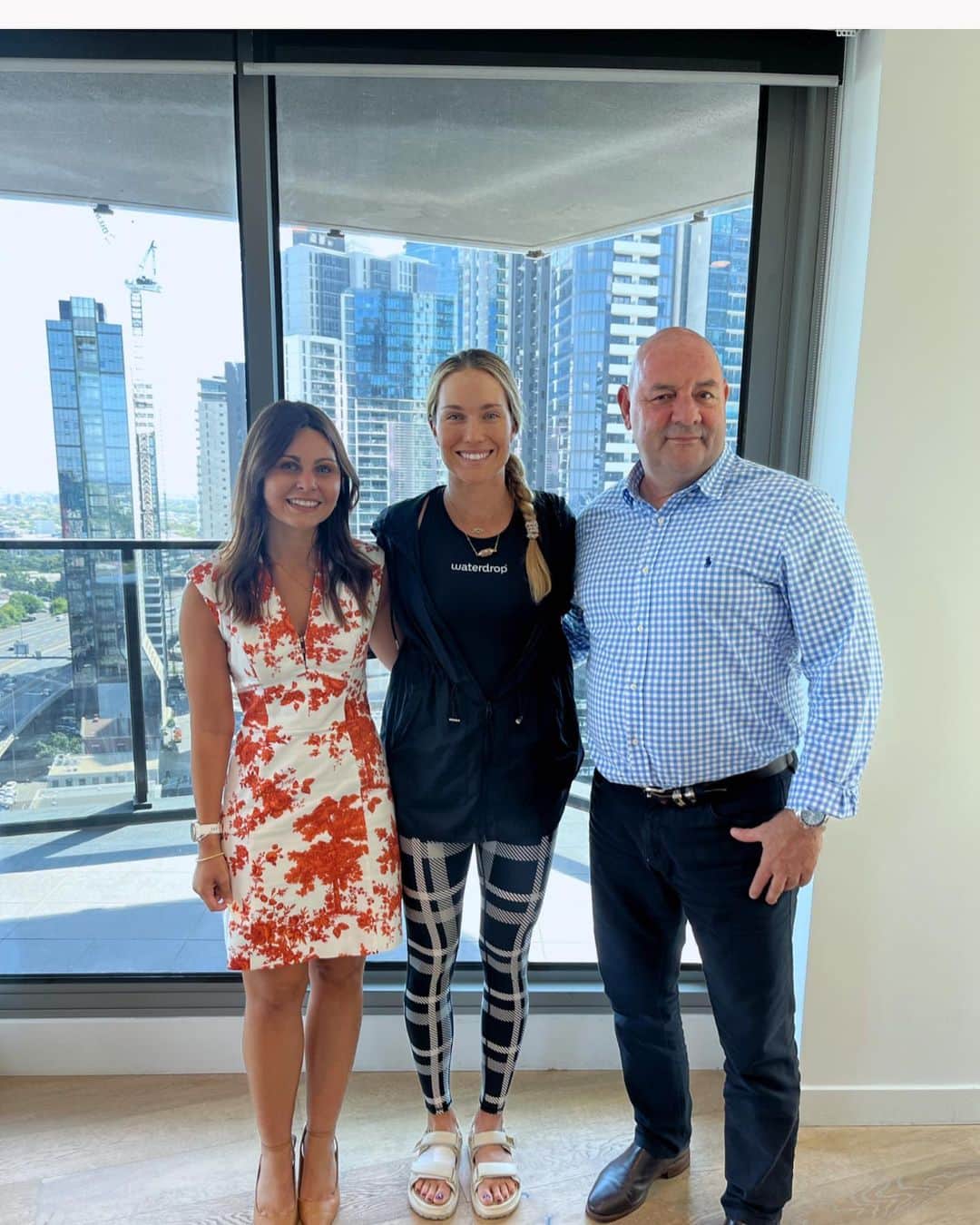 ダニエル・コリンズのインスタグラム：「I have really enjoyed meeting the team at @imaginehotelsresorts. I’ve loved it here so much, I don’t want to leave🏡🥰」