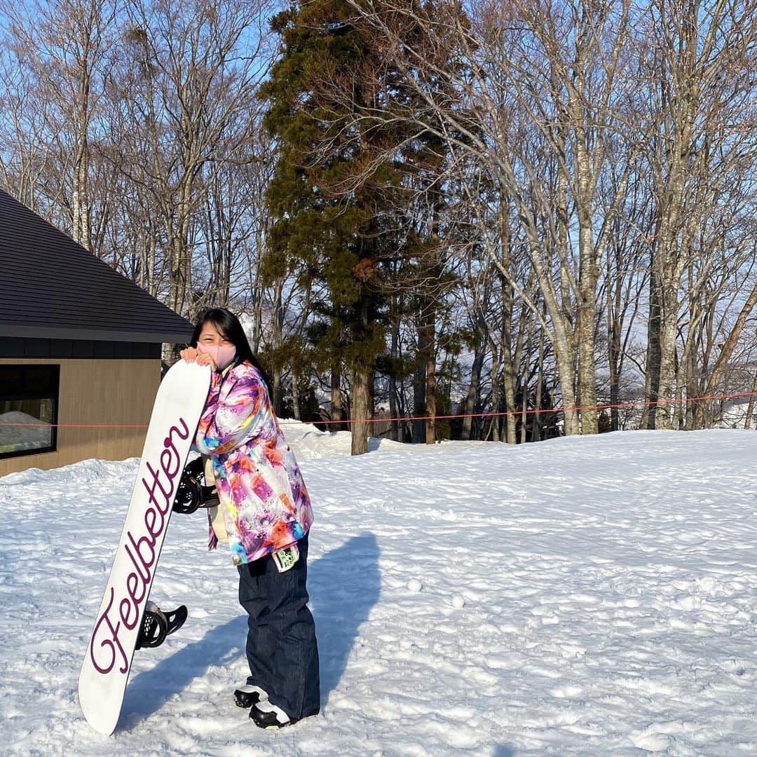 meiのインスタグラム：「. 今シーズンも 最低1回は行きたいぞ🏂！   #スノボ #スノボ女子 #スポーツ女子 #雪国 #新潟 #かぐらスキー場」