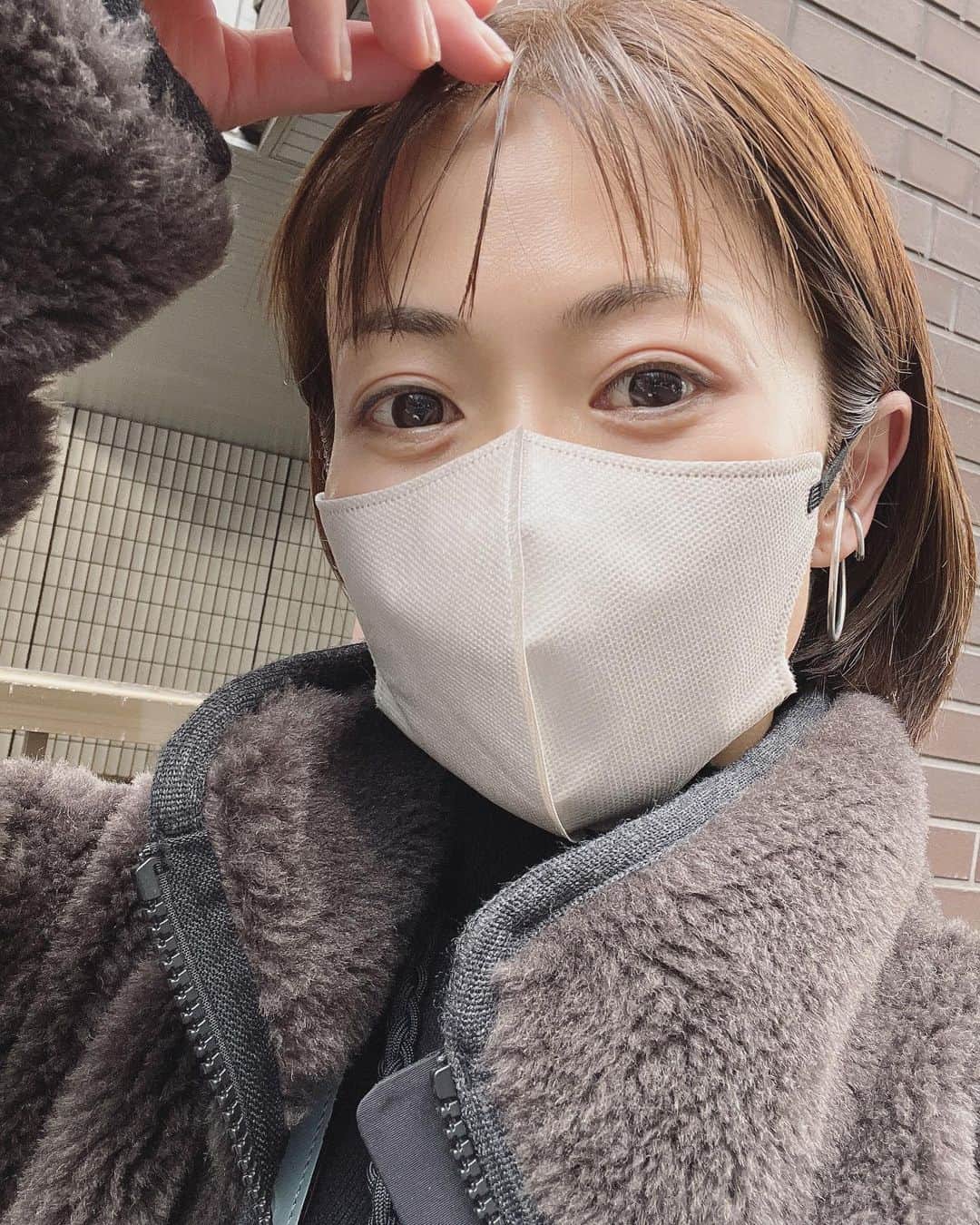 畑野ひろ子のインスタグラム：「冷えますね❄️ 明日から更に寒くなるとの予報なので、貼るホッカイロ、買い足しました。 甘酒も💡」