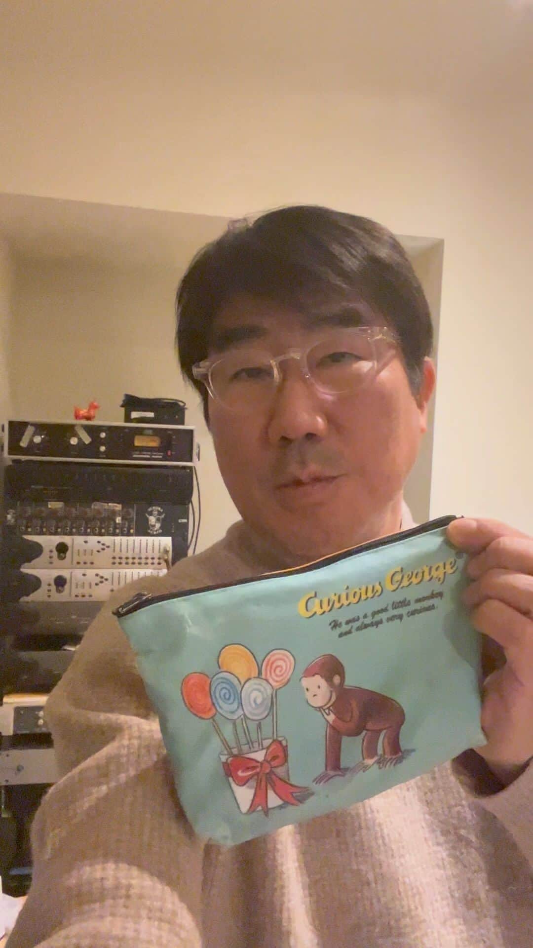亀田誠治のインスタグラム：「かわいいなぁCurious George 🐒」
