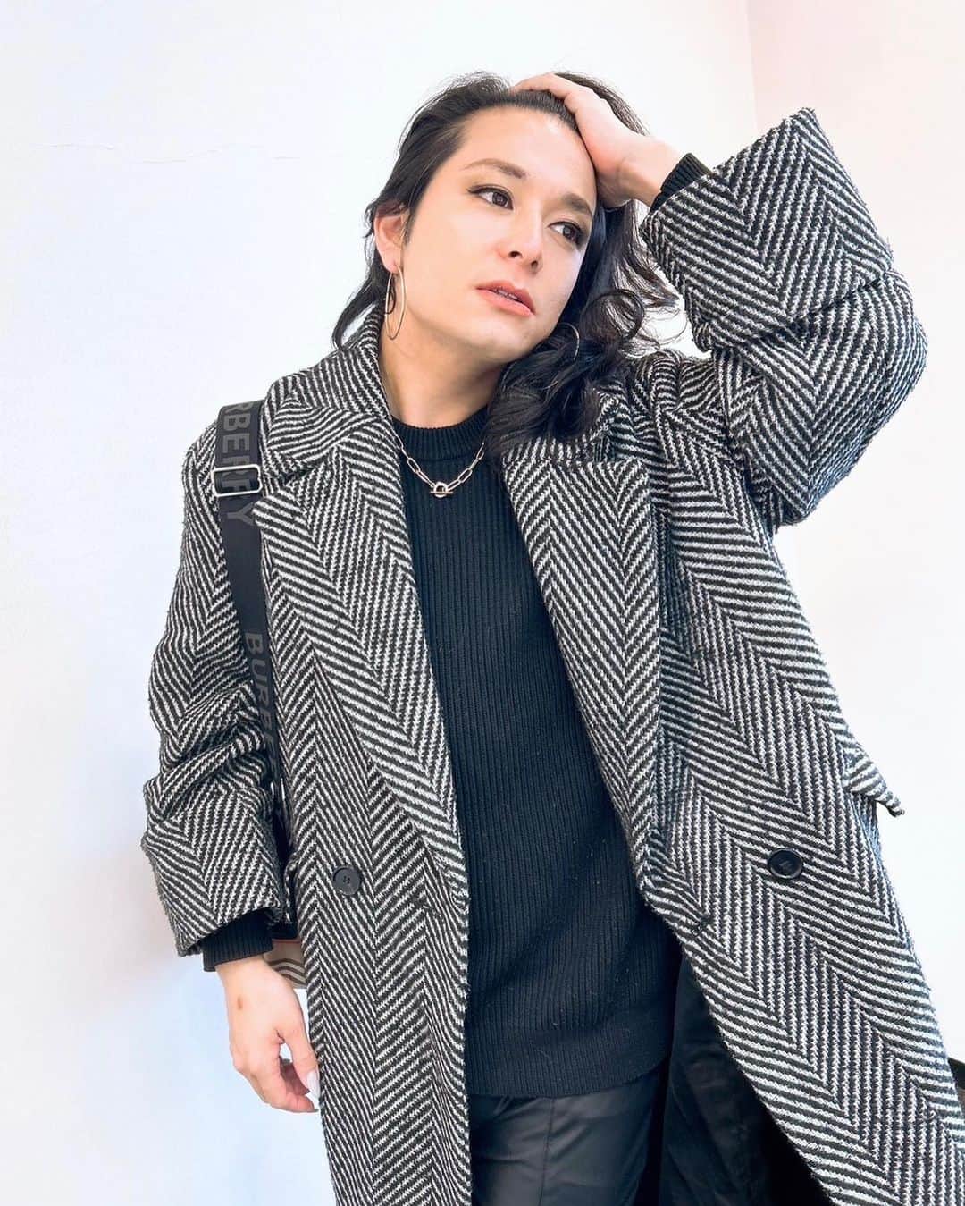 HIDEKiSMのインスタグラム：「お仕事してます🫶  #ENViiGABRIELLA #HIDEKiSM #エンガブ  #ヒデキズム #エンガ部 #ENGA部 #コーデ #コーディネート #coodinate」