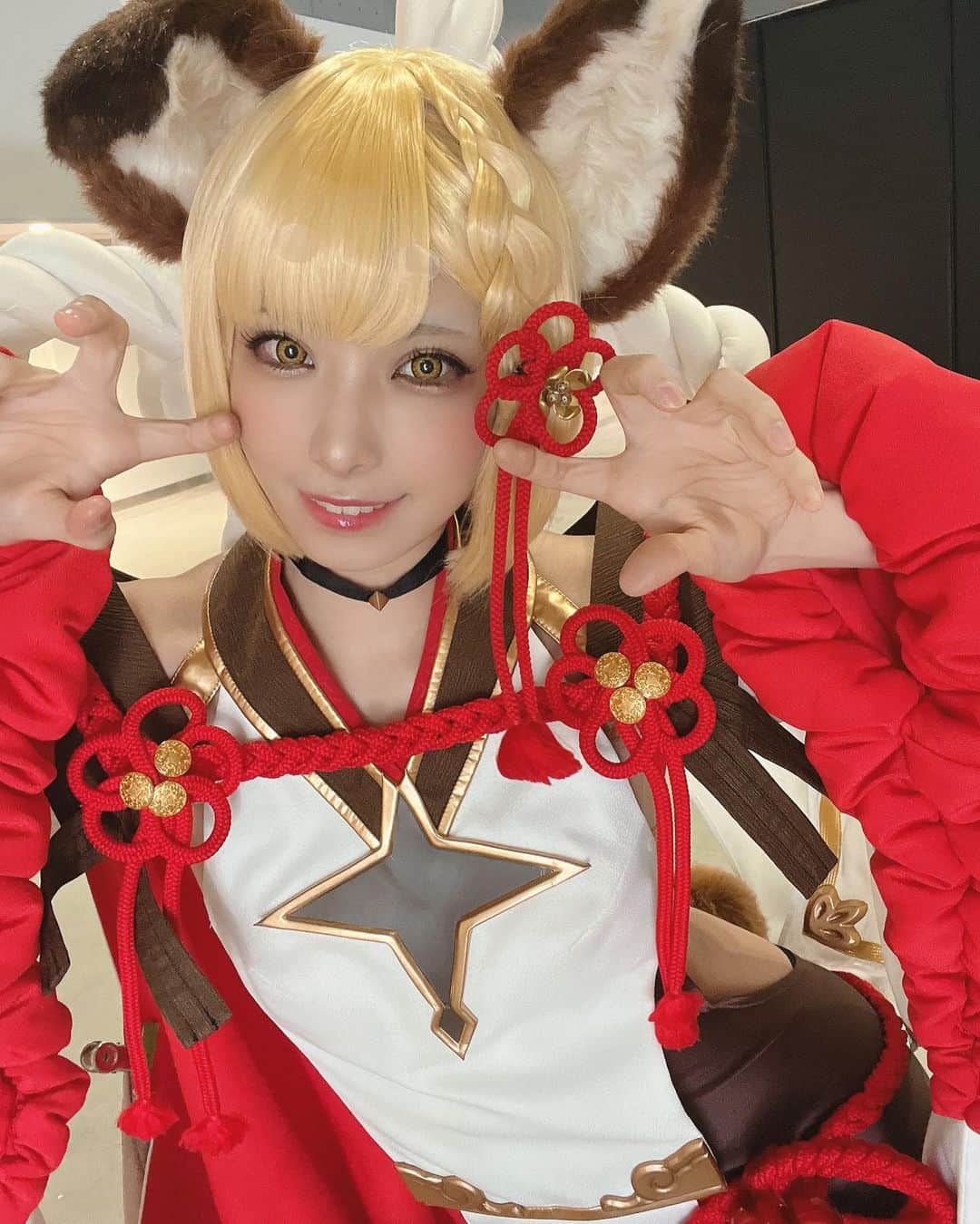 のインスタグラム：「#グラフェス2022_2023  3日間ありがとうございました✨ DAY２のオフィシャルキャストステージは超楽しかった！一緒に盛り上げてくれてありがとう🐶 EXフェスも楽しみだね〜！  #グラフェス #グラブル #グランブルーファンタジー #ヴァジラ #十二神将 #コスプレ #コスプレイヤー」