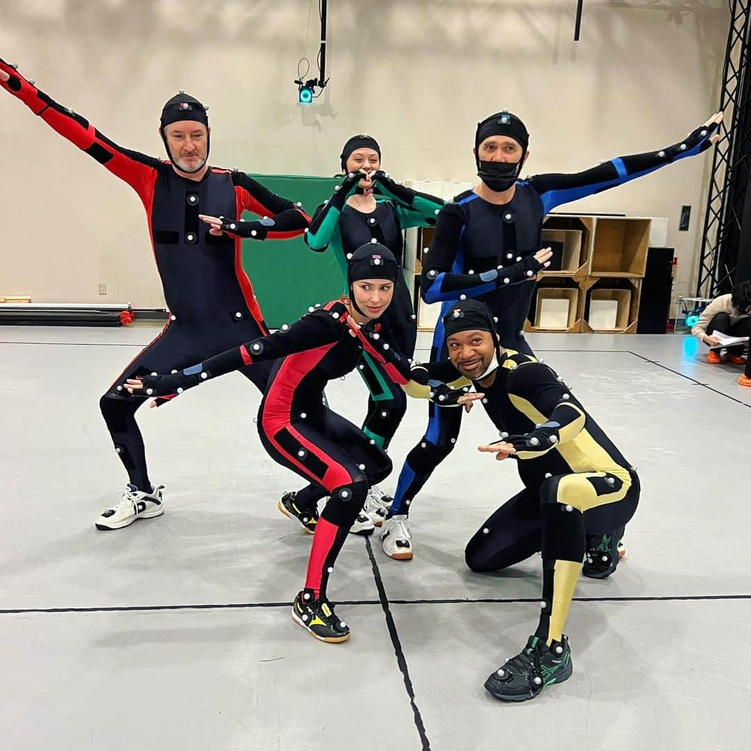 ステファニー・ヨーステンのインスタグラム：「Mocap squad assemble! Exciting things in the works. Incredibly grateful for the devotion of everyone involved in this project ☺️ #モーキャップ#motioncapture #soleilgamestudios #110industries #ソレイユ」