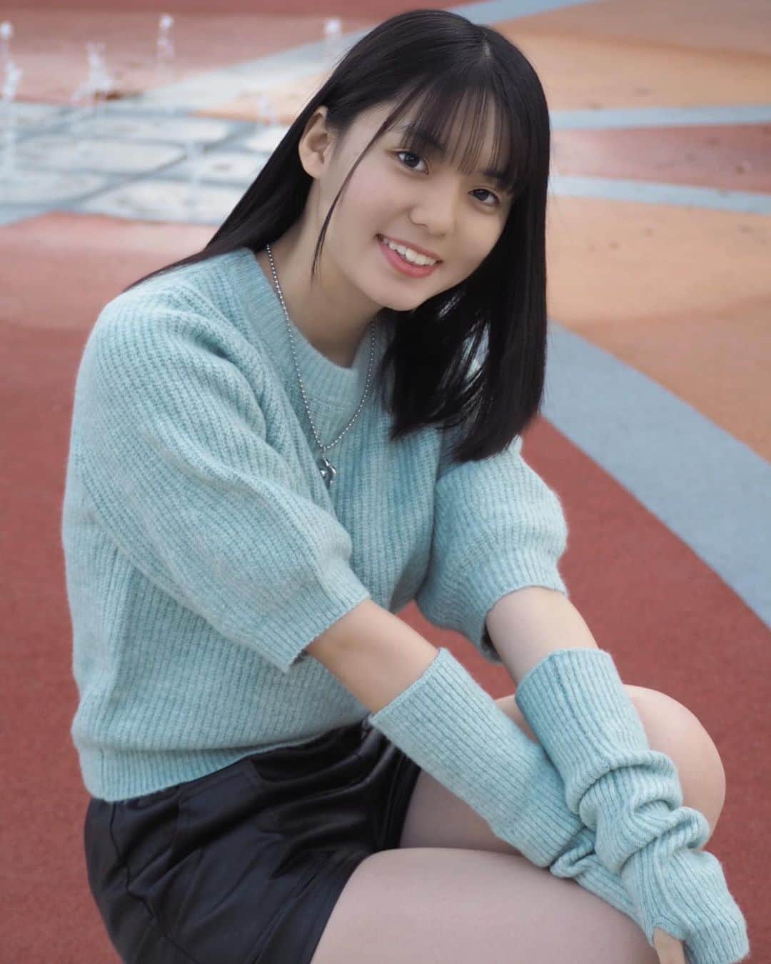 松島かのんさんのインスタグラム写真 - (松島かのんInstagram)「噴水の前で📸💕 髪の長さ良い感じっ🫶 みんなはこの長さ好き ...