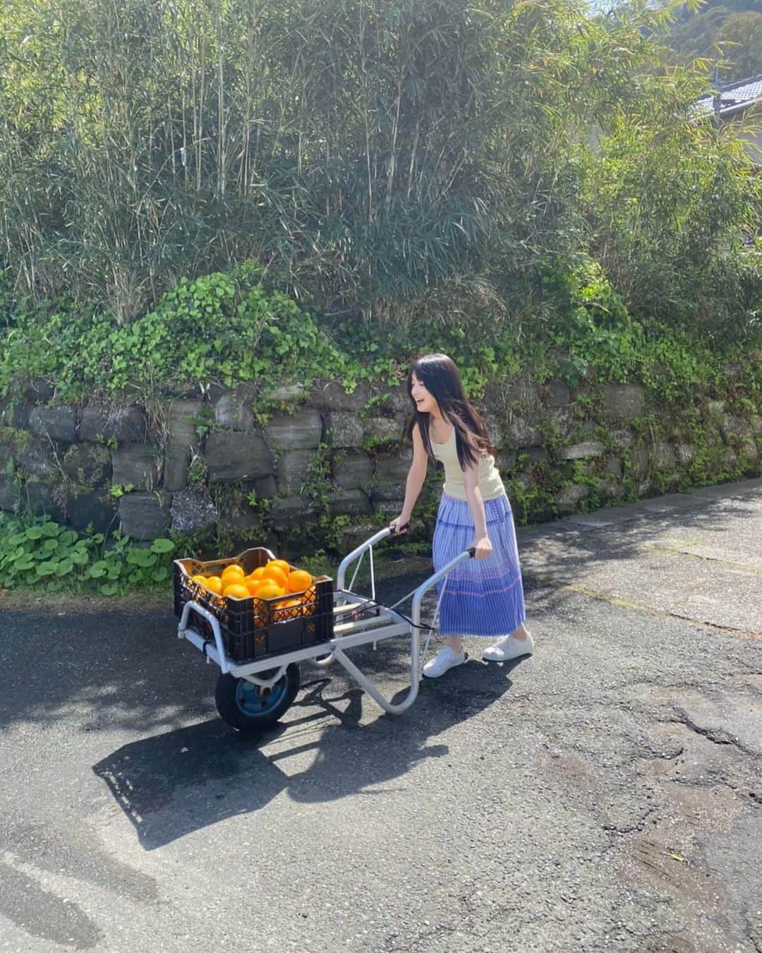 蛭田愛梨のインスタグラム：「🍊  みかんすき？  #週プレ」
