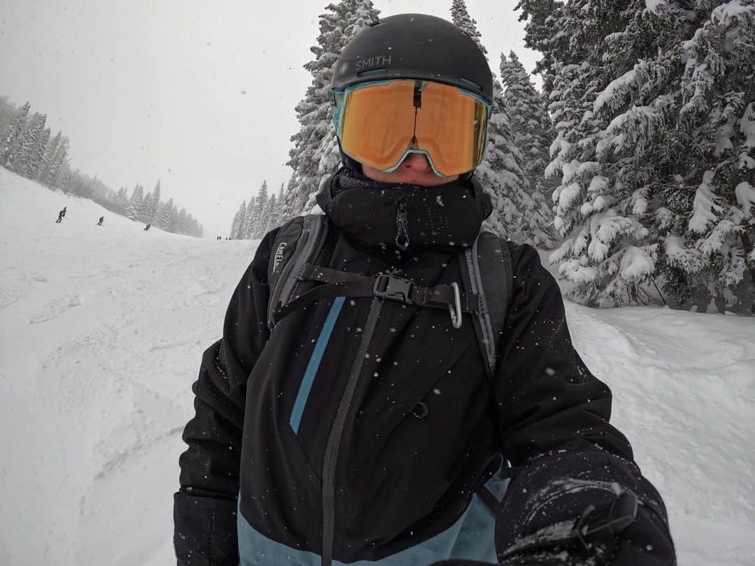 ジャスティン・ヒルズのインスタグラム：「@steamboatresort was nice. Content coming soon. 🤘🏻」