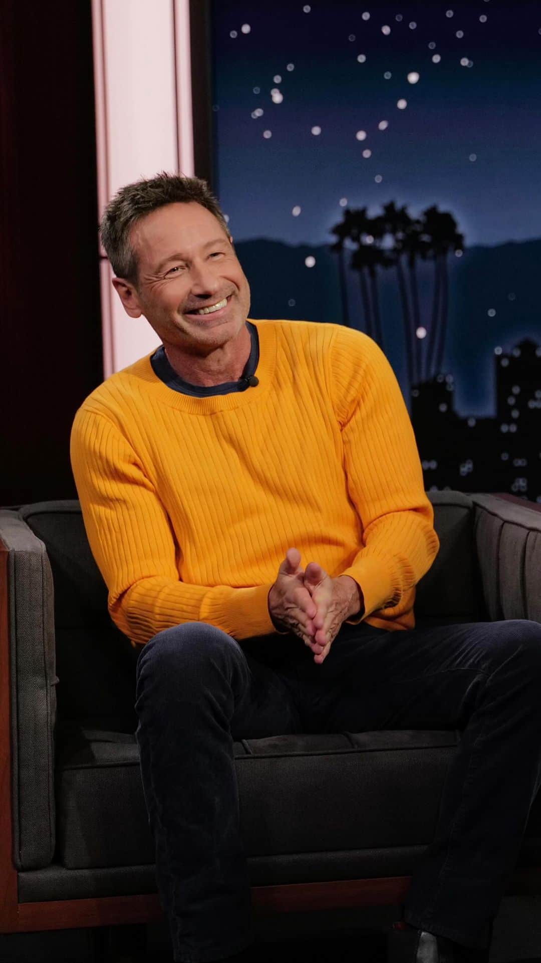 デイヴィッド・ドゥカヴニーのインスタグラム：「@DavidDuchovny’s greatest triumph yet! #KIMMELx20」