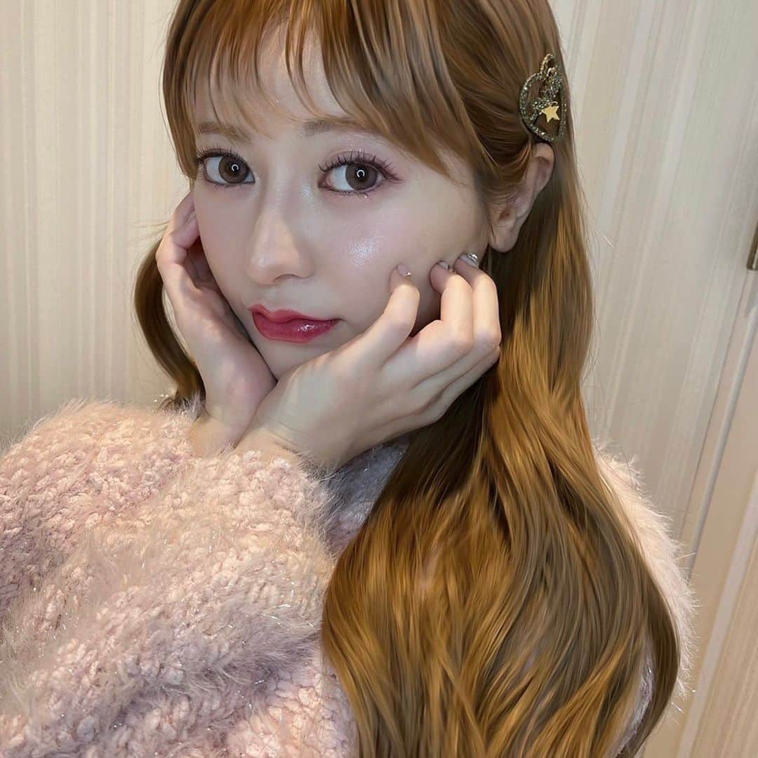 まりなちゃんさんのインスタグラム写真 - (まりなちゃんInstagram)「raviyでまつ毛、眉毛やってもらた‼︎ この日はメイクまでしてもらた💓 目は整形してないからある意味チャームポイントなので力入れていきたいところ💪  メイク、眉毛、まつ毛 担当はちかちゃん⭐️最高すぎ @raviyeye_chika」1月24日 21時24分 - marinachan_0205
