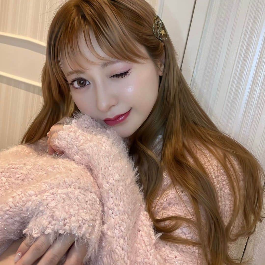 まりなちゃんさんのインスタグラム写真 - (まりなちゃんInstagram)「raviyでまつ毛、眉毛やってもらた‼︎ この日はメイクまでしてもらた💓 目は整形してないからある意味チャームポイントなので力入れていきたいところ💪  メイク、眉毛、まつ毛 担当はちかちゃん⭐️最高すぎ @raviyeye_chika」1月24日 21時24分 - marinachan_0205