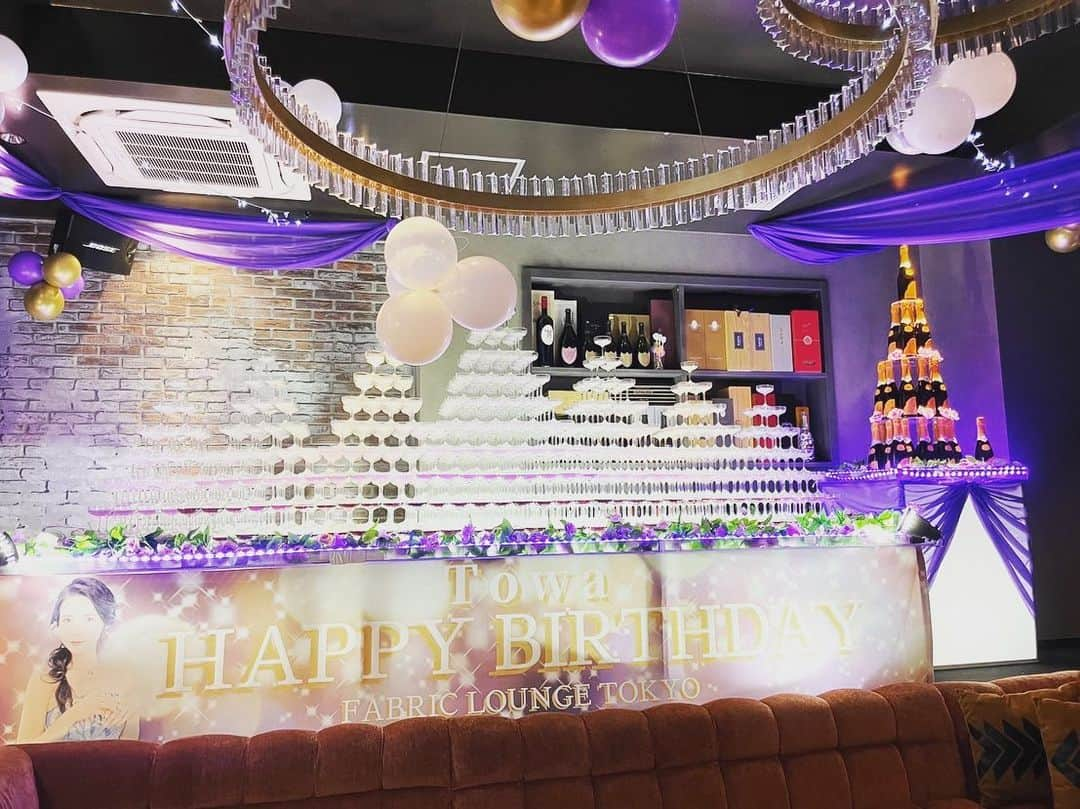 Gotham.incさんのインスタグラム写真 - (Gotham.incInstagram)「六本木　FABRIC LOUNGE TOKYO様  トワ様　  四角7連結タワー💜  #リシャール #ソウメイ #soumei #soumeijapan #ソウメイアタッシュ #アタッシュケース #ソウメイジャパン   #六本木 #ファブリック #ファブリックラウンジ #ゴッサム#シャンパン#🍾#オリジナルシャンパン#オリシャン#歌舞伎町#ミナミ#北新地#すすきの#錦#中洲#国分町」1月24日 21時43分 - gotham.official