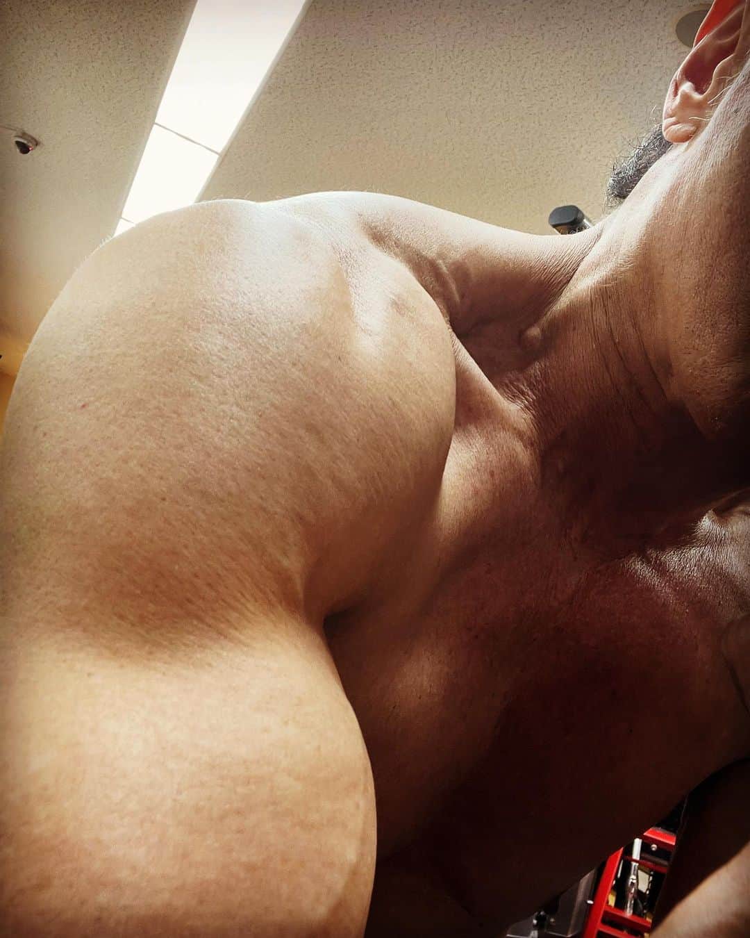 長渕剛さんのインスタグラム写真 - (長渕剛Instagram)「Pump up 🔥  #長渕剛 #nagabuchitsuyoshi #workout #pumpup #training」1月24日 22時00分 - tsuyoshi_nagabuchi
