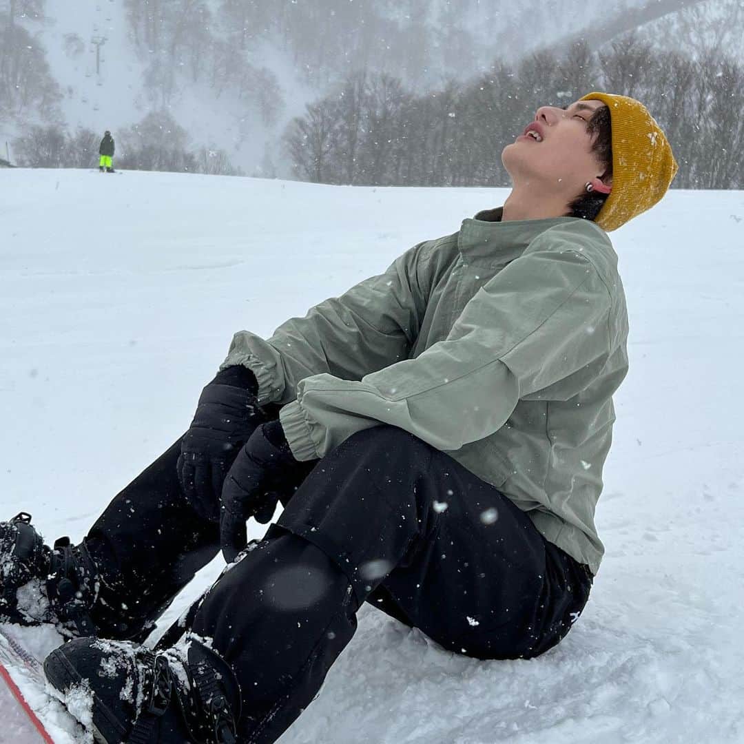 日之出莉久のインスタグラム：「🏂 寒すぎて絶望してる図」