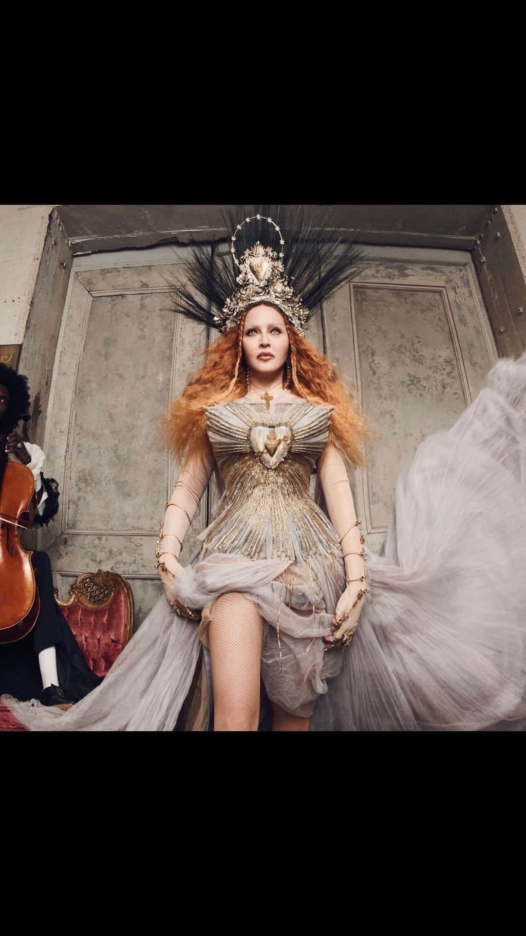 マドンナのインスタグラム：「There is no greater Power…………. Than The Power of Goodbye 💜 Full video on YouTube  @vanityfairitalia  @vanityfairfrance  @vanityfairspain」