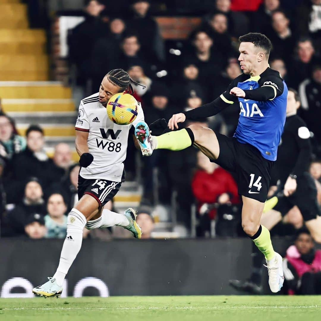 イヴァン・ペリシッチさんのインスタグラム写真 - (イヴァン・ペリシッチInstagram)「That’s what we needed. We all win together and move forward together. Thank you for your amazing support 💪🏼 .. #COYS #CleanSheet」1月25日 3時33分 - ivanperisic444