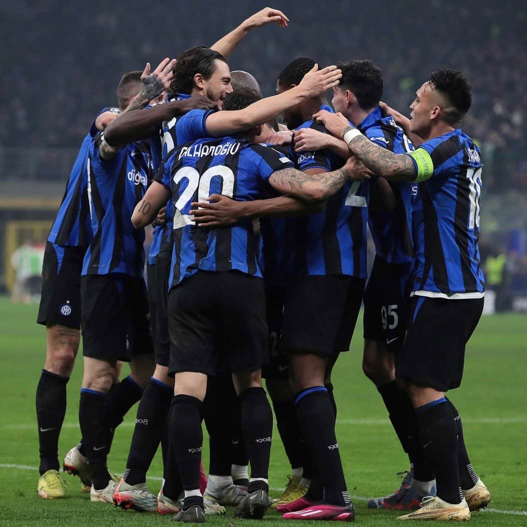 マッテオ・ダルミアンさんのインスタグラム写真 - (マッテオ・ダルミアンInstagram)「#UCLNights: First leg ✅🖤💙  #inter #forzainter #interporto #UCL」2月23日 7時31分 - matteodarmian36