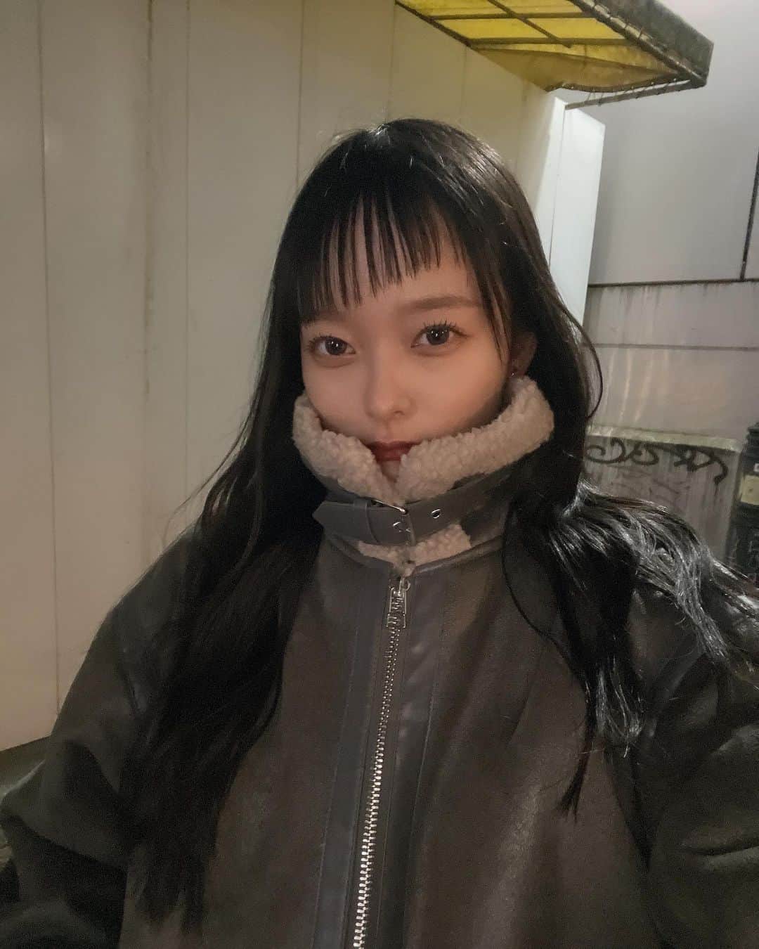 宇井優良梨のインスタグラム：「⁡ 【GENIC LIVE HOUSE TOUR 2023 -Flavors-】 ⁡ 遂に明日から始まります。 ⁡ 初日奈良公演、声出し可能となります☺︎ お披露目公演以来、メジャーデビューから初めての声出し公演。 とても有難く思います。 皆さまの声が聞けると思うと、本当に嬉しいです…！！ どきどきします また新たな空間でのLIVE 簡単な言葉にはなってしまいますが、心から楽しみです。❤️‍🔥 ⁡ ひとりひとり其々の味わい方で、 幸せな時間を一緒に過ごしましょう💐 ⁡ 16都市32公演 Flavors、よろしくお願いいたします☺︎ ⁡ #Flavors_2023 #GENIC #宇井優良梨」