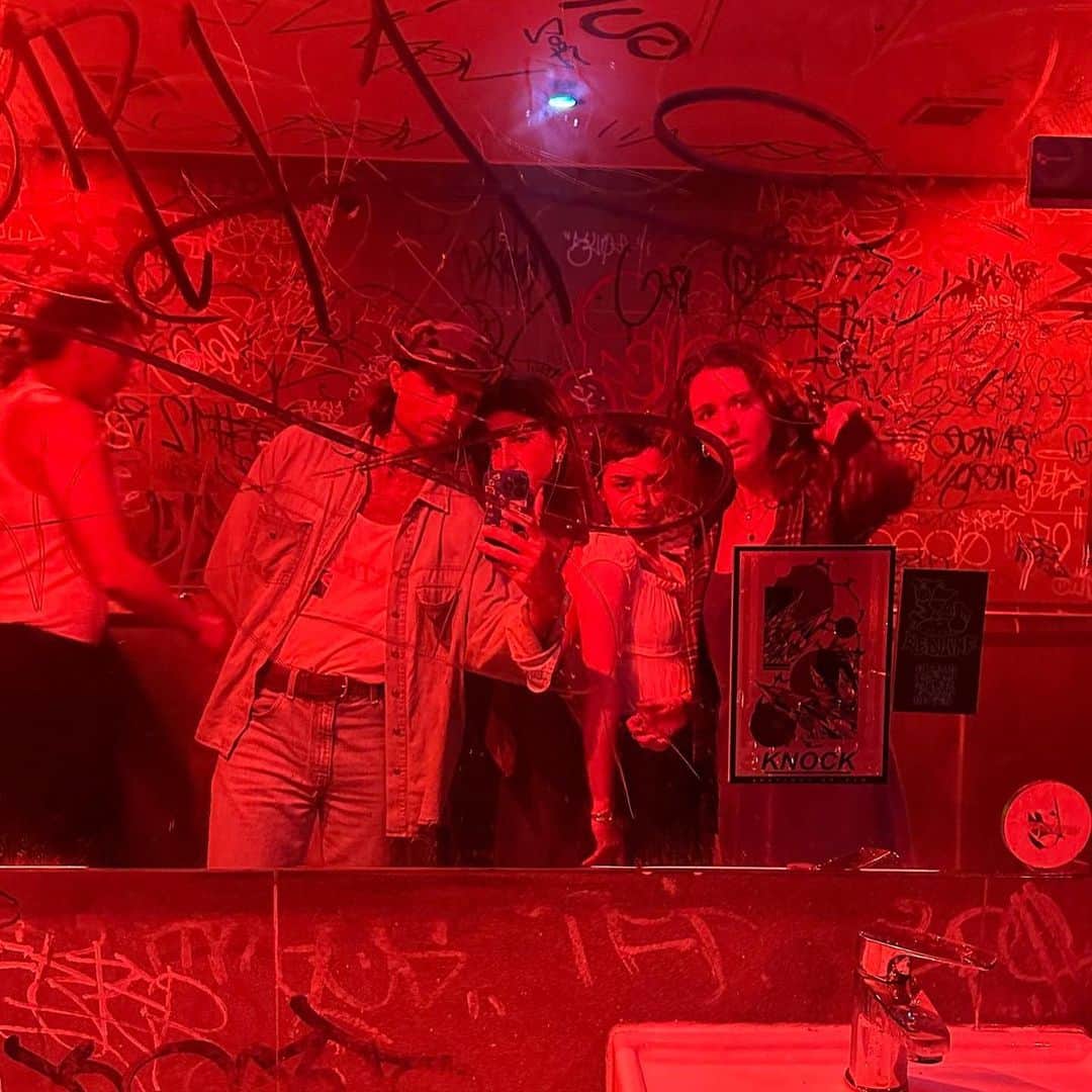 メイジー・ウィリアムズさんのインスタグラム写真 - (メイジー・ウィリアムズInstagram)「not much to say other than i don’t wanna leave and i can’t wait to come back 🌞」2月23日 0時52分 - maisie_williams