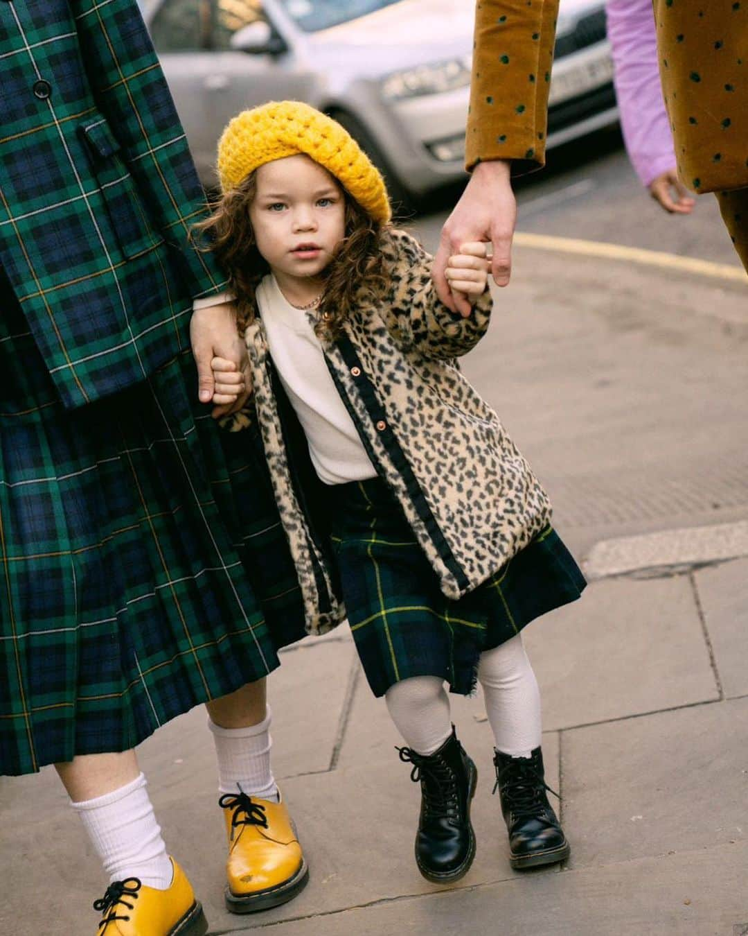 ソーコさんのインスタグラム写真 - (ソーコInstagram)「A little London family trip to see our friends at @paulandjoeparis : @sosopaulandjoe @adrienalbou @leithclark  I love traveling with these 2 so so much 🧸 🇬🇧  1 & 3 pic by @sharonlopez  5,6,8,9 by @stephanefeugerephotography   And last slide, i die 😭 Make up @anitakeeling  Hair @philippetholimet」2月23日 1時08分 - sokothecat