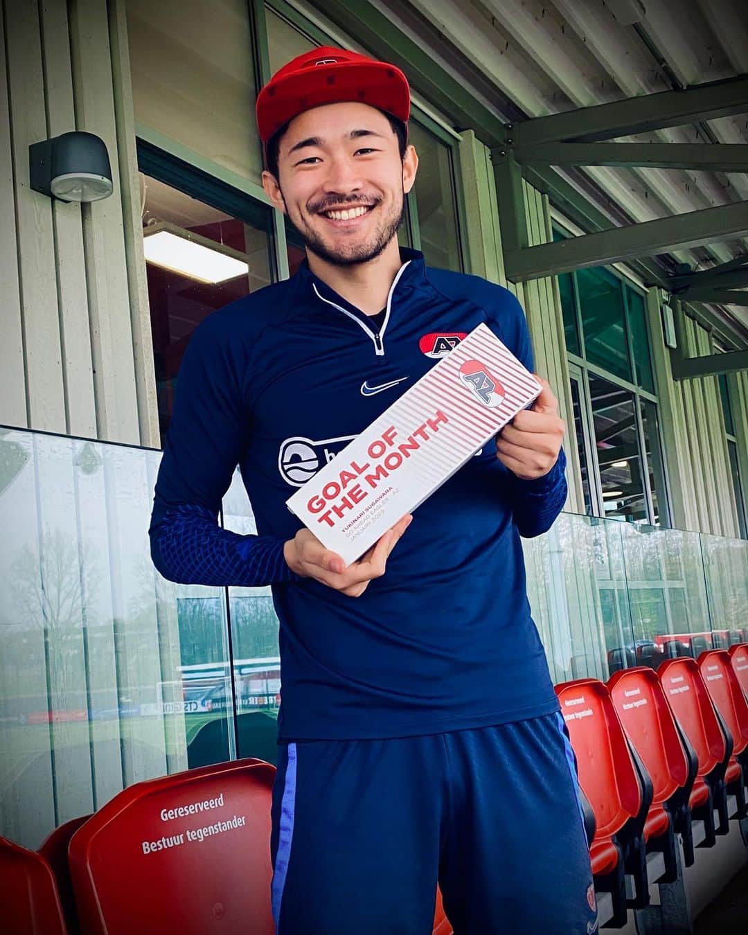 菅原由勢のインスタグラム：「🏆 𝗚𝗼𝗮𝗹 𝗼𝗳 𝘁𝗵𝗲 𝗠𝗼𝗻𝘁𝗵 𝗝𝗮𝗻𝘂𝗮𝗿𝘆  💥 Met zijn goal tegen Go Ahead Eagles won Yuki de Unibet Goal van de Maand-verkiezing!    #AZ #YS2 | @unibetnl」