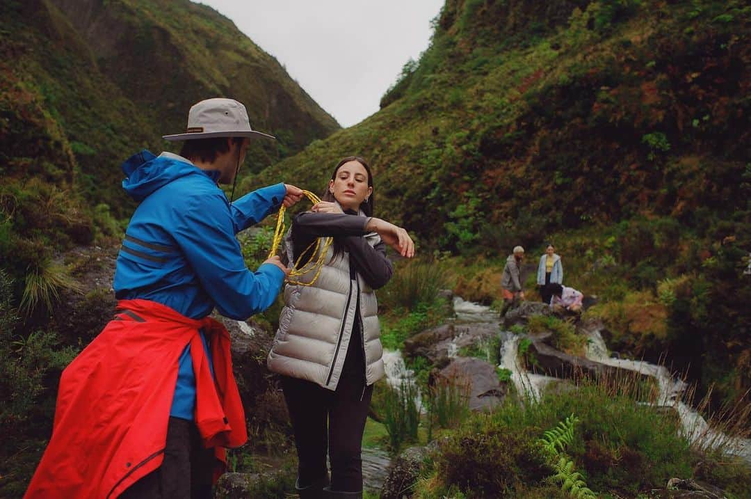 コール・スプラウスさんのインスタグラム写真 - (コール・スプラウスInstagram)「For our third and final installment of my @canadagoose “live in the open” campaigns, we traveled to the Portuguese islands of the Azores. Thank you to everyone in Sao Miguel for showing our crew such hospitality and grace, honored to have visited your lovely island. And thanks to Canada goose + all of the casts and crew over three memorable trips for such incredible experiences.   Talent: @leatriceyoshie_ @djata_irl @sojournerbrown @alexanderbrinitzer @aurorarealini  1st Assistant: @ericmichaelroy  Styling: @maxortegag  Makeup: @michaelgoyette  Hair: @1.800.chanel  Production: @wearenuevo」2月23日 1時49分 - colesprouse