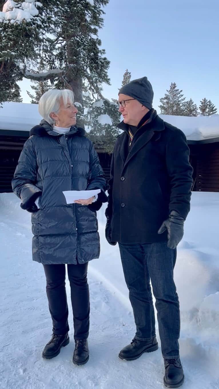 のインスタグラム：「When in Finland, it’s good to know some key phrases in Finnish…  Thank you @SuomenPankki Governor Olli Rehn for the lesson!」
