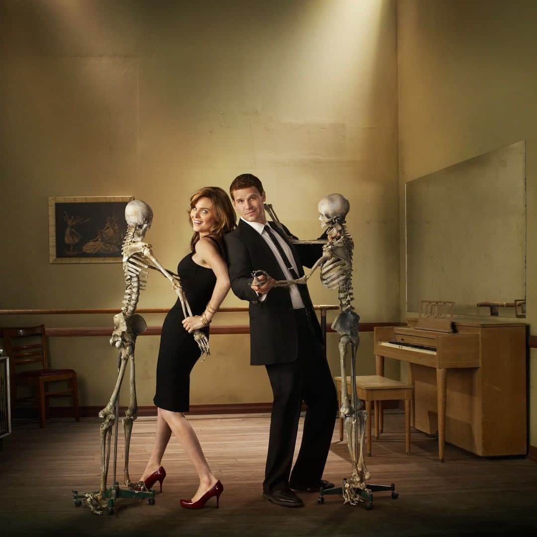 Bonesのインスタグラム：「May we have this dance? 🦴 Stream all episodes of Bones on @hulu! Link in bio!」