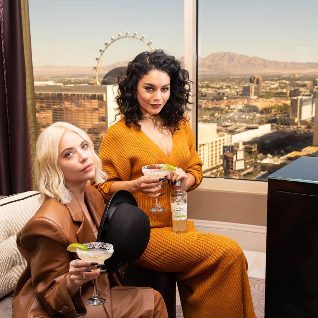 アシュレイ・ベンソンのインスタグラム：「National margarita day !!!!!」