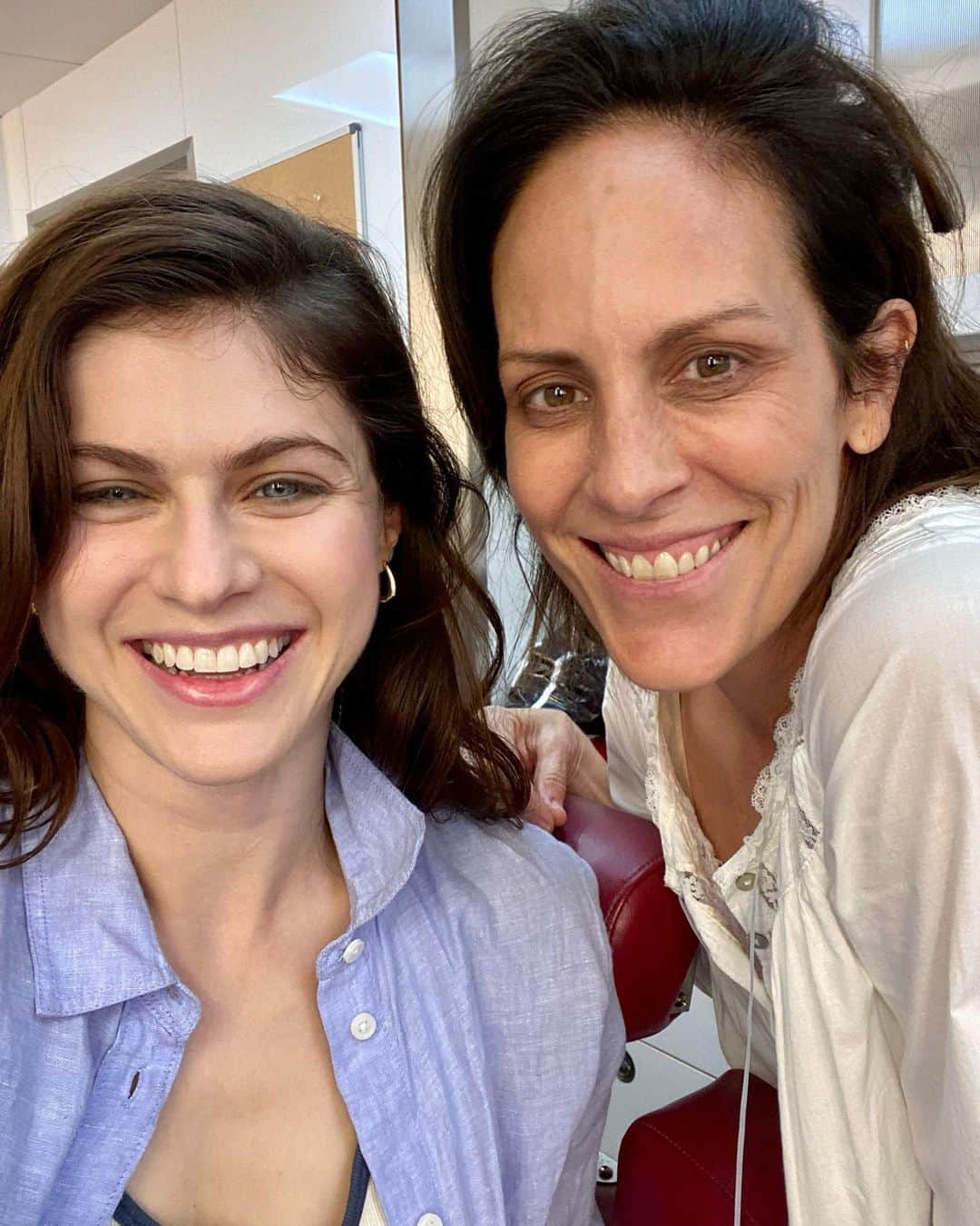 アナベス・ギッシュさんのインスタグラム写真 - (アナベス・ギッシュInstagram)「Who is ready for the season finale of #mayfairwitches this Sunday night on @amc_tv @amcplus Will Rowan and Dierdre be reunited?! @immortal_amc It was such a pleasure to play this beauty’s mom! @alexandradaddario」2月23日 6時49分 - annabeth_gish