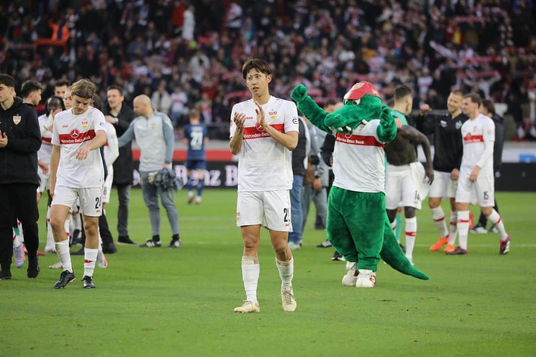 伊藤洋輝のインスタグラム：「Finally ✅ Thank you for coming to stadium !! #vfbstuttgart」