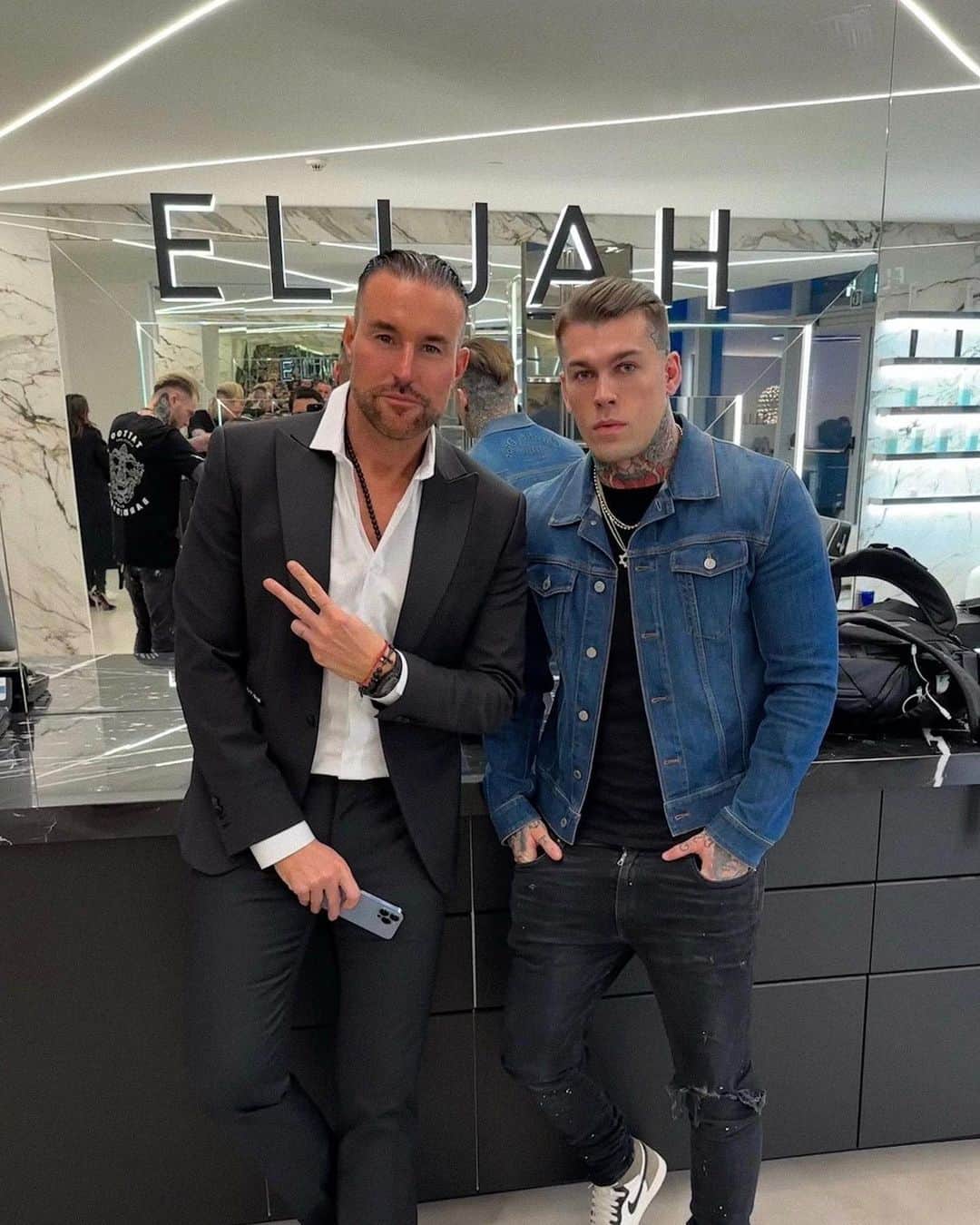 ステファン・ジェームスのインスタグラム：「Guess they didn’t see this one coming…  📍Milan x @philippplein」