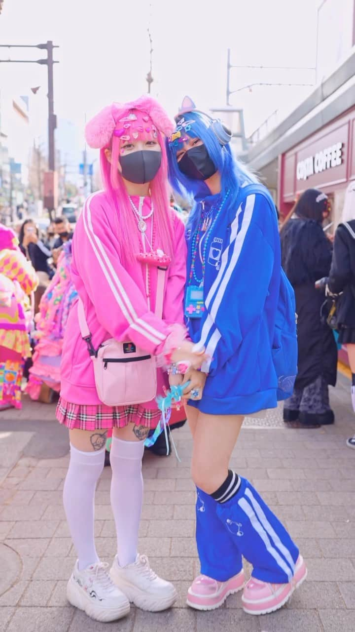 Harajuku Japanのインスタグラム：「Harajuku Neo Decora Meetup & Fashion Walk  Let us know which kawaii looks from the latest Harajuku NeoDecora fashion meetup you like best!! The February Neo Decora meetup was the largest since Nico (@twinkle.pink_) and Moma (@moma_princess__) started organizing the events a couple years ago!! This decora event was Moma’s last event as organizer since she will focus on her fashion college studies starting this spring. Please join us in thanking Moma for all of her hard work over the last few years to keep Japanese kawaii fashion strong. We’re hopeful that Nico will continue to organize kawaii fashion gatherings in Harajuku for the future!!  We also posted a video on YouTube with shots from the walk around Harajuku and with group shots, so check that if you want to see more of the Decora Fashion Walk.  There are too many people to tag everyone in the video, but everyone is listed here: @twinkle.pink_ @moma_princess__ @ozo_ni @36_ppp @shiyu_chaan & @kwlr3m @deeeem1269 @miya_0709 @aoichan1092 @ciara_kikirara @ticomeba.ito @blackmode27 @hirotomurotani @momotyangenki & @6luecherry_ @the.last.unicorn.on.earth & @mariteiei @sam_goodridge @1__go____11_ @_oha_._._na_ @zet__may @aiue86 @princess__aiai @maaya_____4 @hoshino_poyopo  #decora #JapaneseKimono #JapaneseStreetwear #streetstyle #kawaiifashion #streetfashion #fashion #style #streetsnaps #HarajukuFashion #HeiHei #JapaneseFashion #JapaneseStreetFashion #JapaneseStreetStyle #Japan #Tokyo #TokyoFashion #原宿 #decorafashion #kawaiifashion #Y2KFashion #handmadefashion #JapaneseHairstyles #neodecora」