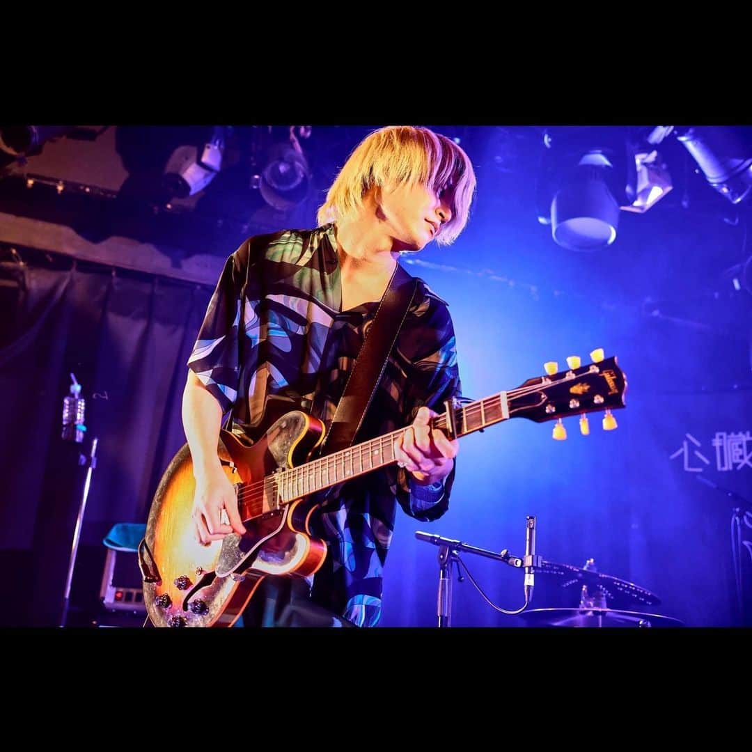 のインスタグラム：「2023. 02.13 shibuya eggman 「心臓爆発日和-SHIBUYA80-」  w:猫背のネイビーセゾン/LOCAL CONNECT/浪漫派マシュマロ  photo by 白石達也 @t_s_p_1988」