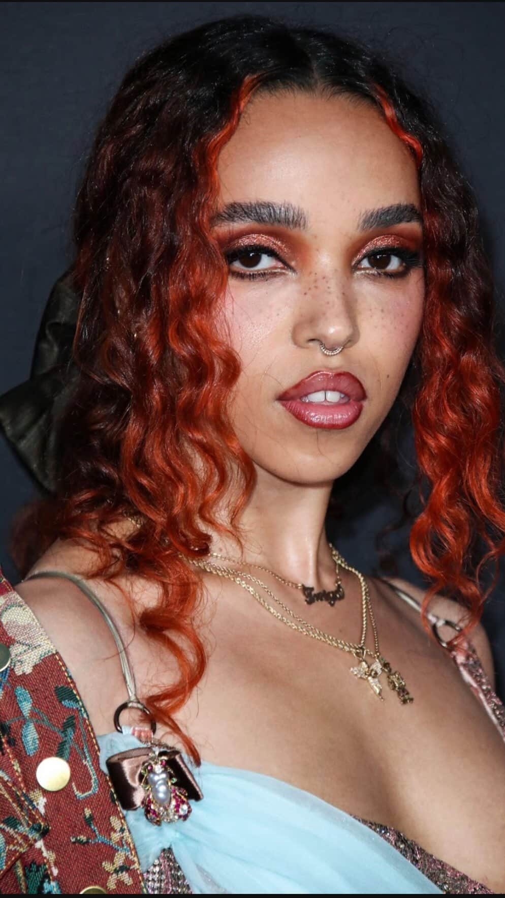 マックスウェルのインスタグラム：「reposted reel from @fkatwigs !  “no words but even still , i have been such a fan of her music her gift of dance and trance BLOWN AWAY to see you MOVE to a song i wrote with @stuart_matthewman of @sade : this is a sign NIGHTiscoming ~ thank you for this blessing @fkatwigs ❣️」