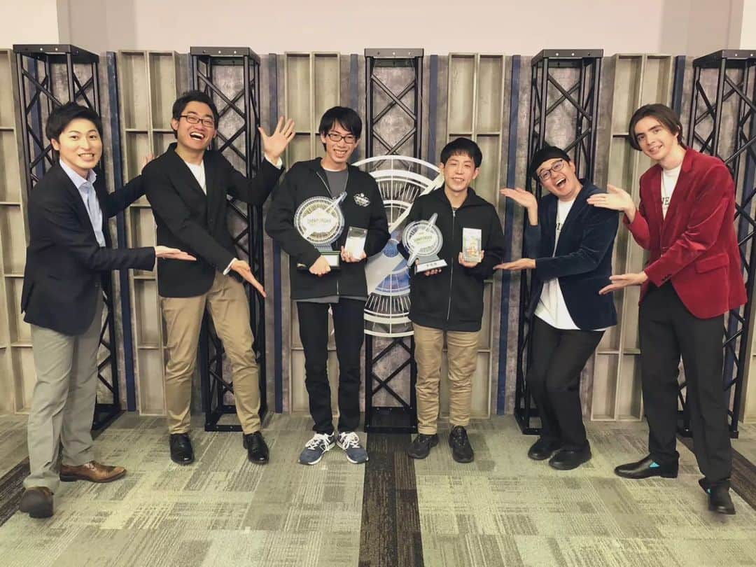 ギャビンのインスタグラム：「#ワンピカード　2022チャンピオンシップ本戦無事終わりました！！  優勝のジョーカー選手、準優勝のマーボー選手、おめでとうございます！！🎉  本当にワンピカード最高です！いろんな人と出会えて、沢山楽しい思い出ができて、日々がワンピカードになってきて夢なようです！  また次期の予選も非常に楽しみにしてます！ みんなさんもワンピカードぜひやってみてください！」