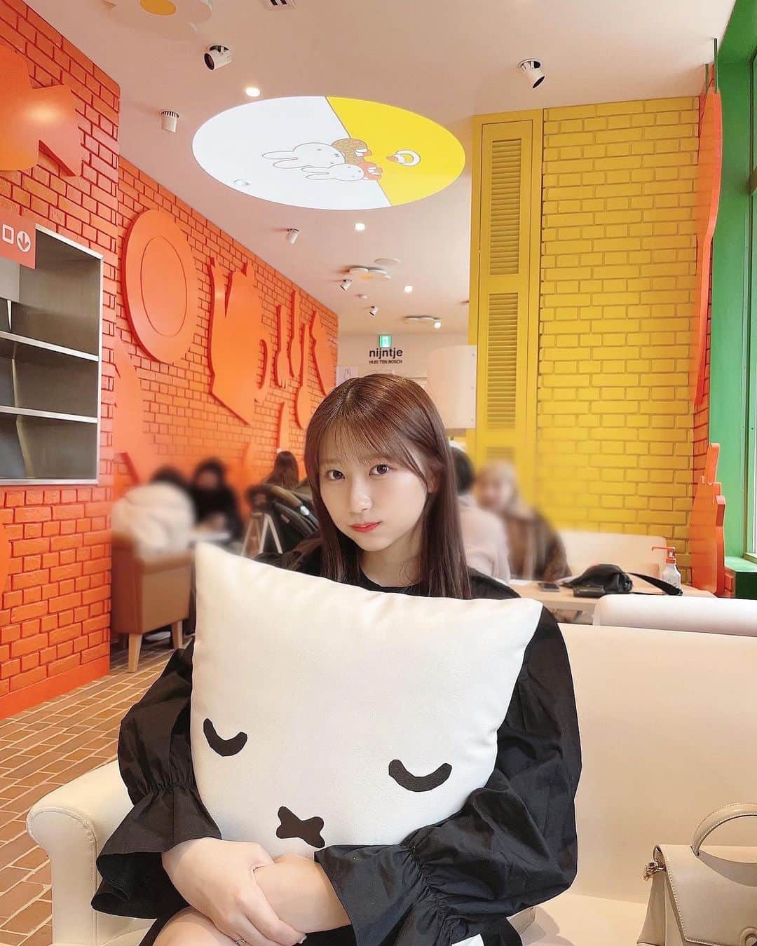 伊藤優絵瑠のインスタグラム：「念願のnijntje cafe🐰 全てが可愛すぎました︎︎☺︎︎︎☺︎︎︎☺︎  #長崎  #ハウステンボス  #ナインチェ  #ナインチェカフェ  #ミッフィー  #ミッフィーカフェ」