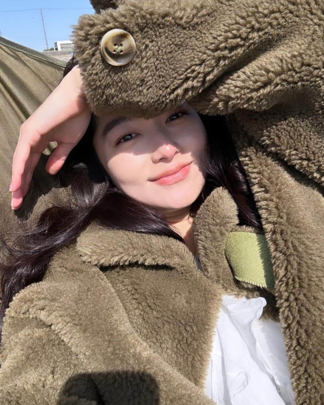 阿部朱梨のインスタグラム：「この時期の日差し きもちよくて大好き」