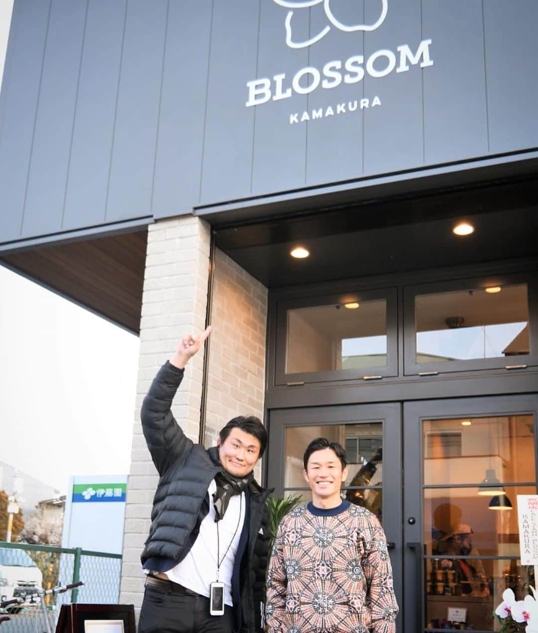 真壁伸弥のインスタグラム：「神奈川県鎌倉市にカフェ 「CAFE STAND BLOSSOM ~KAMAKURA~」 @blossom_kamakura  メニューは甘酒・発酵食品を多く取り入れており、ヴィーガン（プラントベース） 美味しい。 #ラグビー  #ラグビー日本代表  #鎌倉  #cafestandblossom」