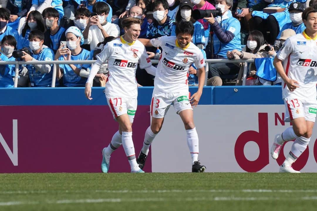 丸山祐市のインスタグラム：「開幕戦　vs横浜FC ⁡ 応援ありがとうございました‼️ ⁡ 勝つことが大事‼️ ⁡ しっかり昨日出た課題を修正して、ホーム開幕戦も勝利できるように準備します👍 ⁡ ⁡ #開幕戦  #ナイス勝利  #キャスパー  #ナイスゴール  #名古屋グランパス  #丸山祐市  #3」