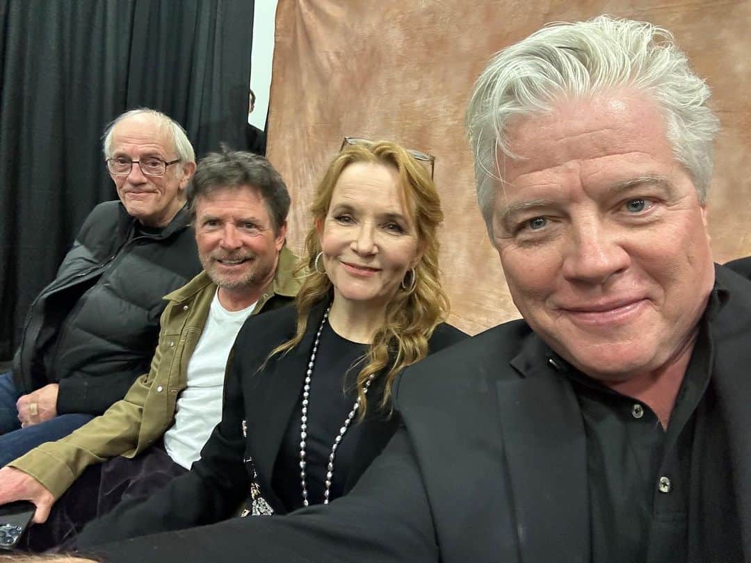 リー・トンプソンのインスタグラム：「Wow honestly had the best time today with my #bttf family @realmikejfox @tomwilsonusa @mrchristopherlloyd and @jonathansfrakes @gates_mcfadden @jonathansfrakes @brentjspiner @startrekonpplus Bros. @fanexpoportland so many fun fan moments too custom pop figures thank you @adasyd  @zombiedonorparts and a llama」
