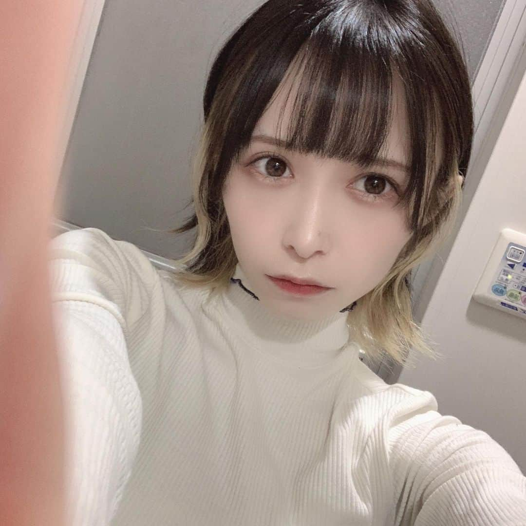 つぶらさんのインスタグラム写真 - (つぶらInstagram)「#風呂場で自撮りすな」2月19日 13時35分 - tsubra_