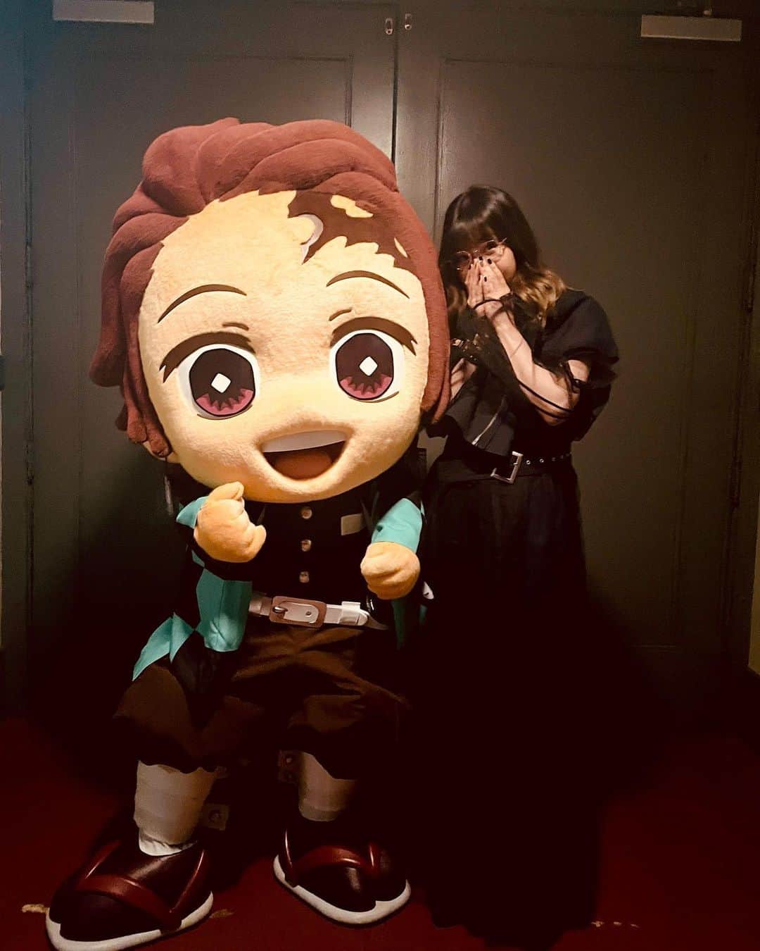 のインスタグラム：「⚯̫ 「残響散歌」「朝が来る」 を歌いました。 熱く迎えてくださったみなさん、テレパシー飛ばしてくれたあなたへ、ありがとうございました!  It was fun! Thank you LA ♡  #KimetsuWorldTour    #鬼滅の刃   @aniplexusa」