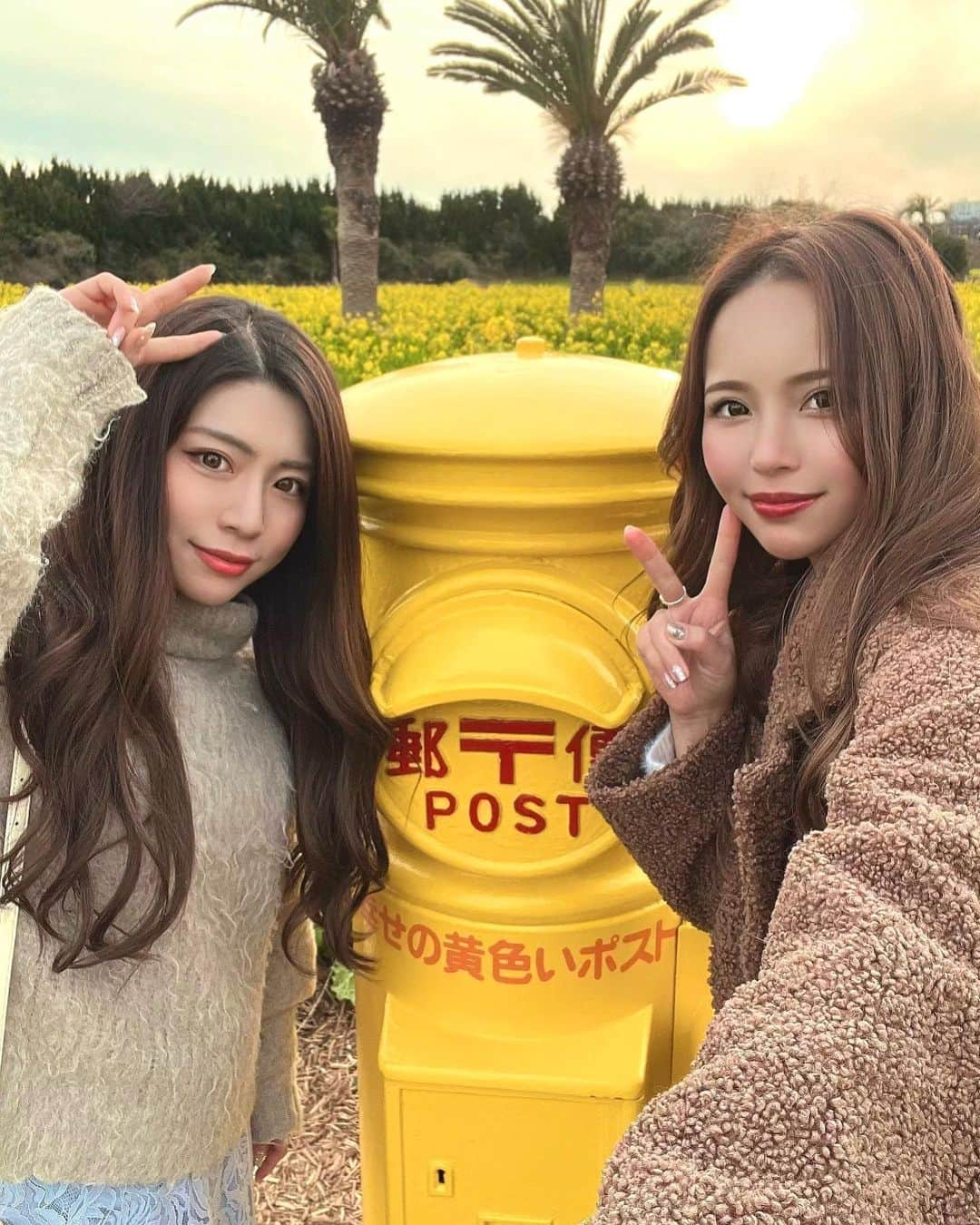 DJ NANAのインスタグラム：「#💛📮🌼 #しあわせの黄色いポスト #伊良湖菜の花ガーデン  @tstym1017」