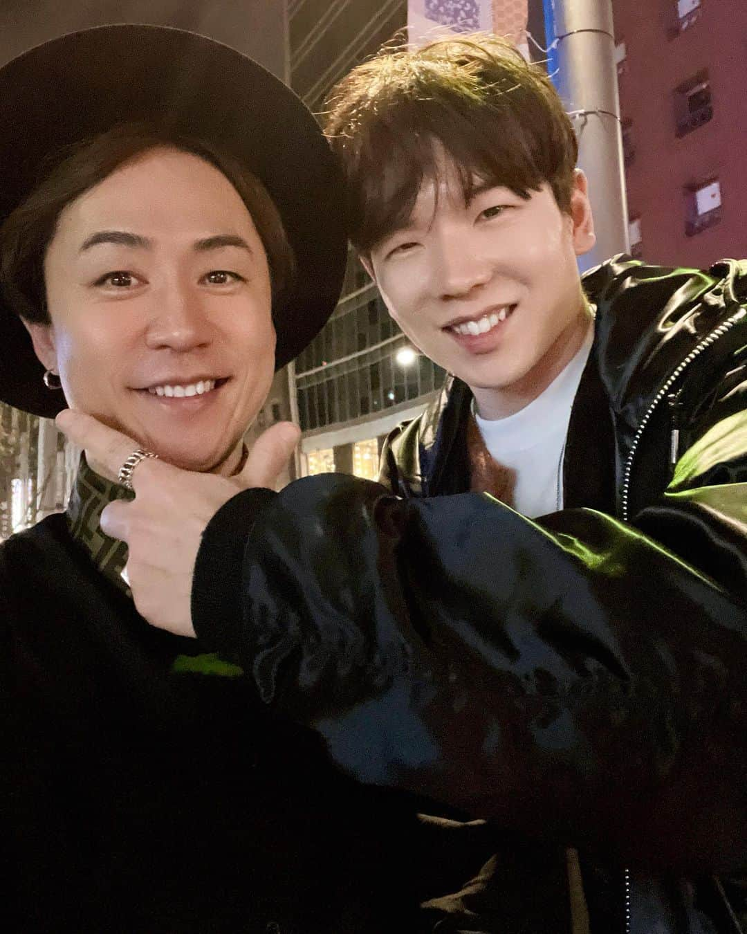 DJ DAIKI（若林大輝）さんのインスタグラム写真 - (DJ DAIKI（若林大輝）Instagram)「Thank you for the amazing performance bro🔥@shaunthehuman  Good to see you 🇰🇷 brothers 🤝 @dj_raiden_ @shinkun_dongho  . 久しぶりにShaun君に再会 生Way back homeはやっぱり最高でした✨ ご来場いただいた皆様ありがとうございました😊」2月19日 15時34分 - daiki.wakabayashi