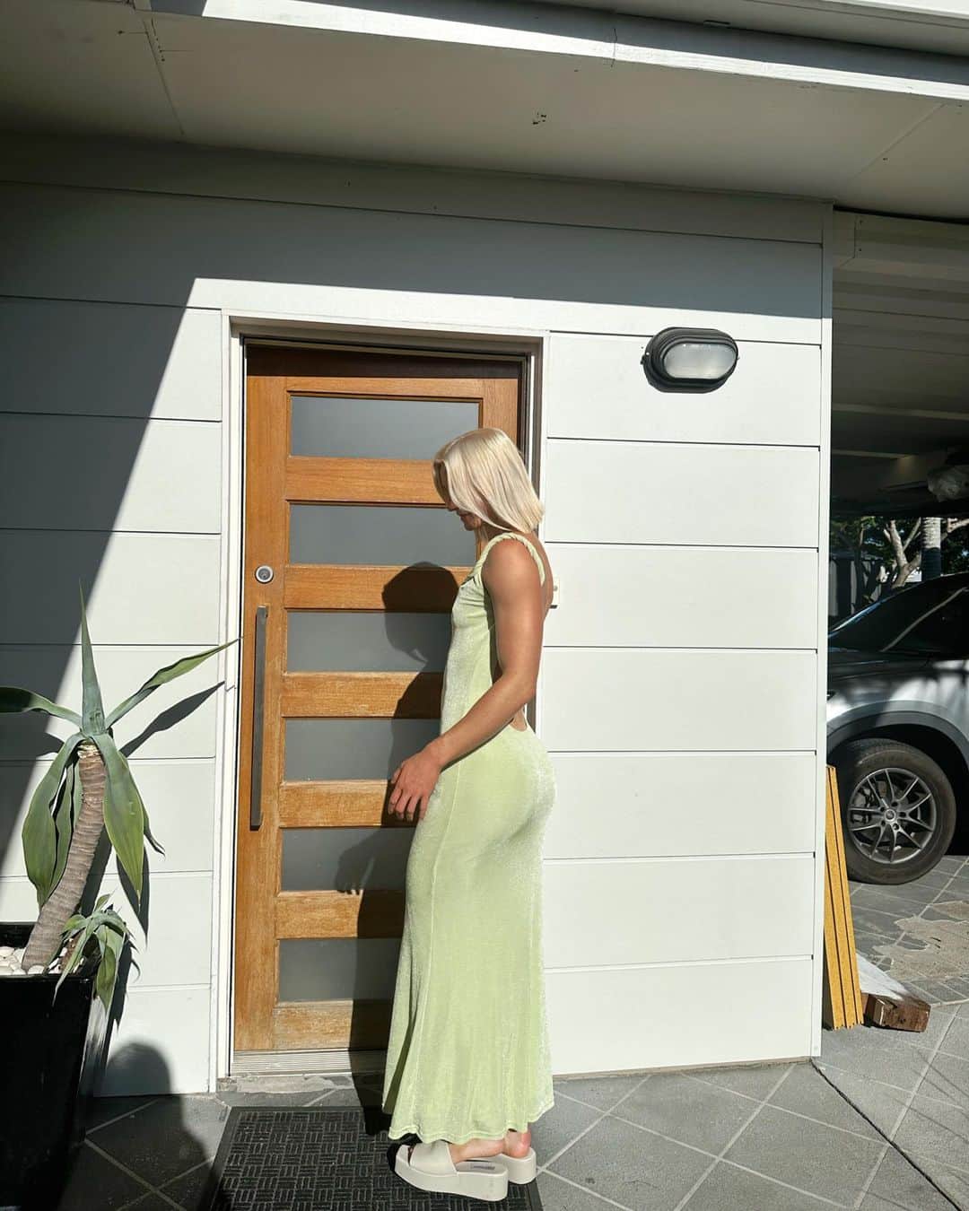 エラ・コノリーのインスタグラム：「🧚🏻🧚🏻」