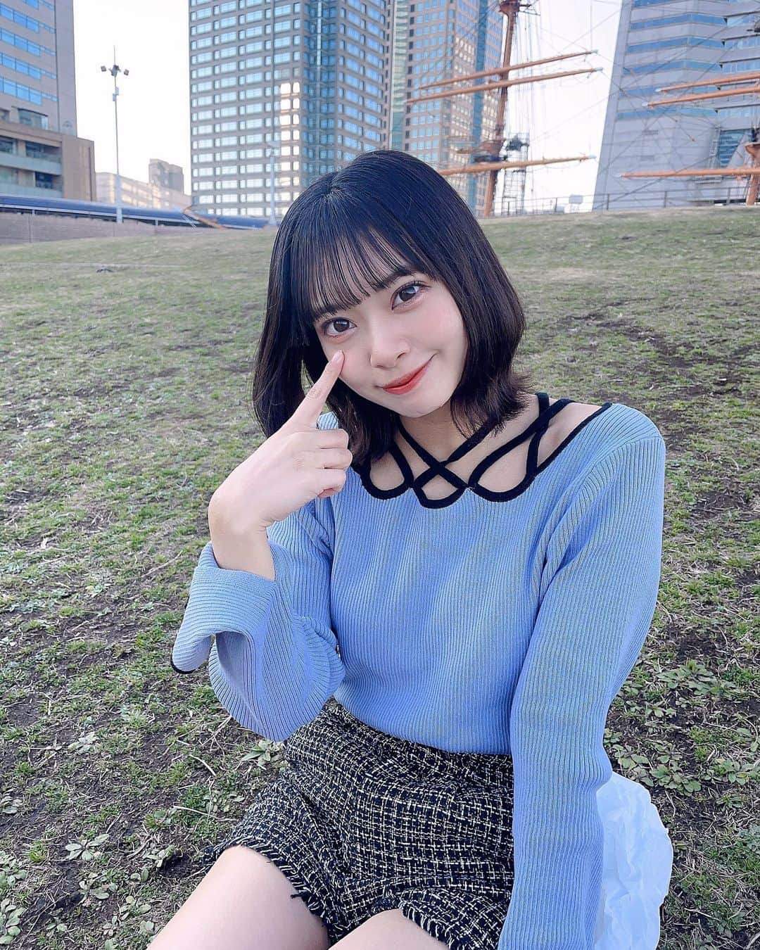 山田寿々のインスタグラム：「. ⁡ ⁡ キミだけの為に着てきた服だよ🥺💙 ⁡ ⁡ #ootd #chico #みなとみらい #アイドル #外ハネボブ #ボブ」