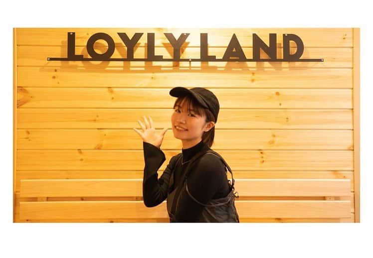 菜乃花のインスタグラム：「【LOYLY LAND関内馬車道】  至れり尽くせりの個室サウナ🧖‍♀️  噴水ロウリュも⛲️カラフル照明も🌈 頭のてっぺんからシャワーも楽しかった🌊！！！  女性はキックボクシングもできます🥊」