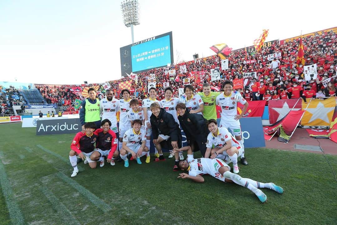 のインスタグラム：「. vs横浜FC  開幕戦勝利！ アウェイにも関わらずたくさんの応援ありがとうございました！ .  #grampus#名古屋グランパス#34  #mizuno#ミズノ」